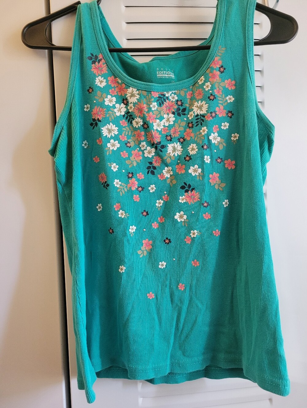 Two Basic Editions Floral Embroidered Tank Tops Size Small - Picture 5 of 9